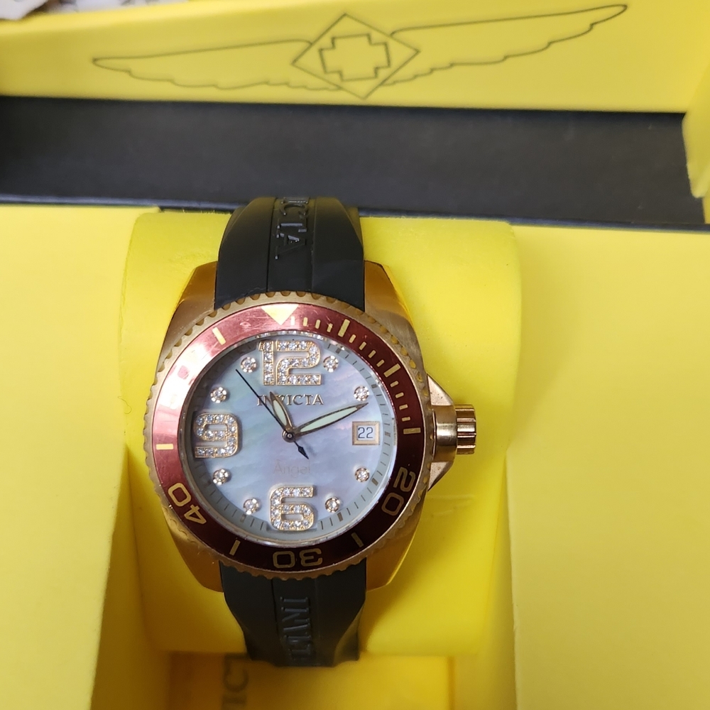 Invicta Angel Ladies Mother of Pearl 18k gold plated with diamond Crystals